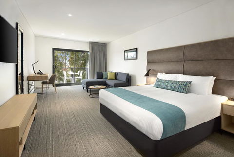 Quality Hotel Lakeside - Sydney Tourism 2