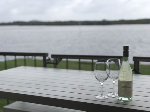 Quiet River Front Escape Walk To Ocean Street & Shops - Sydney Tourism 3