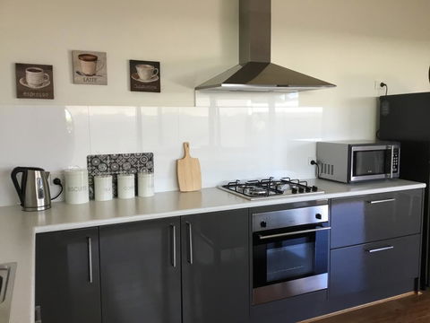 Rail Trail Cottage - Sydney Tourism 3