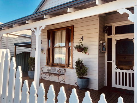 Railway Cottage - Sydney Tourism 1