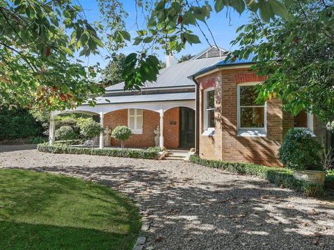Redcourt - Est 1904: Southern Highlands Elegance - Sydney Tourism 0