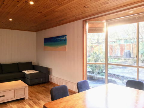Romantic Getaway With Spa And Wifi - Pet Friendly - Sydney Tourism 2
