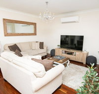 Roselawn Entertainer Large  Luxurious Sleeps 12 - Sydney Tourism