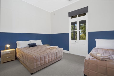 Royal Hotel Wyong - Sydney Tourism 0