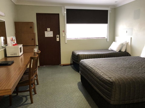 Roydons Motor Inn - Sydney Tourism 2