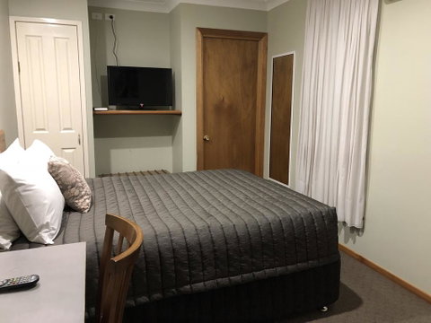 Roydons Motor Inn - Sydney Tourism 3