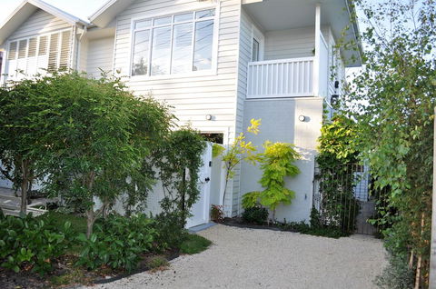 Sailaway Beach House - Sydney Tourism 1