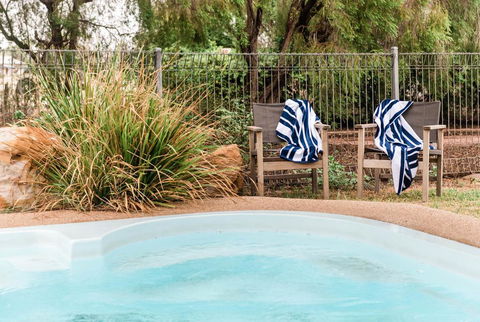 Saltbush Retreat - Sydney Tourism 1
