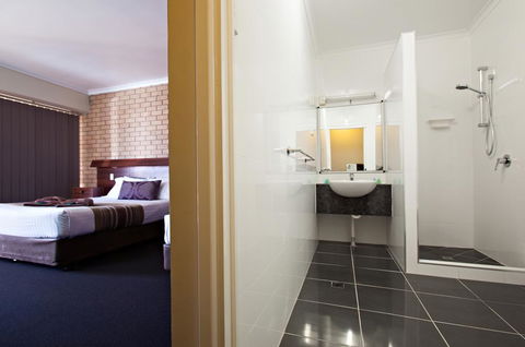 Sarina Motor Inn - Sydney Tourism 0