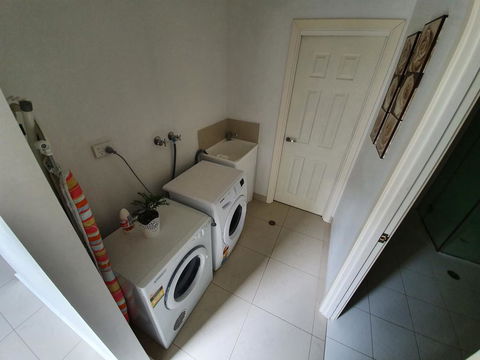 Seafront Unit 25 - Sydney Tourism 1