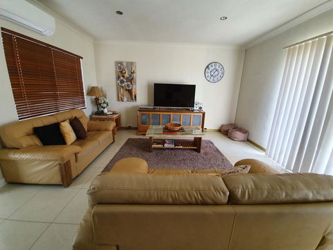Seafront Unit 25 - Sydney Tourism 0
