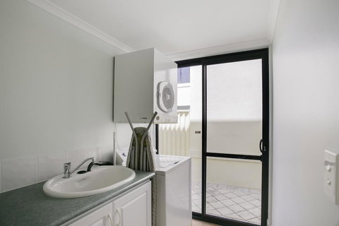 Seahaven By Rockingham Apartments - Sydney Tourism 1