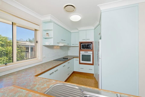 SEASCAPE - An Enticing Lakeside Escape - Sydney Tourism 2