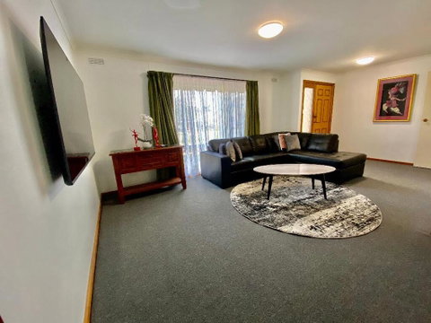 Sevens Avenue Guest House - Sydney Tourism 3