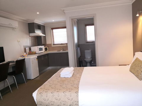Seymours On Lydiard - Sydney Tourism 1