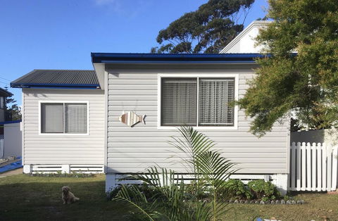 Shellharbour Beach Cottage - Walk Onto Patrolled Beach With Flags In Summer - Sydney Tourism 2