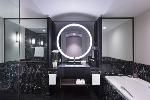 Sheraton Grand Sydney Hyde Park - Sydney Tourism 1