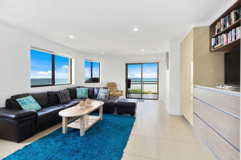 Shoreline Nine Penthouse With Ocean Views - Sydney Tourism 1