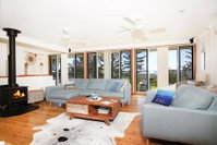 Shores - Pet-Friendly - 1 Min Walk to Beach