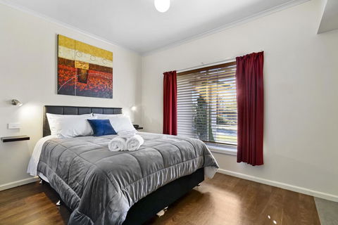 Short Stays Gippsland Trafalgar - Sydney Tourism 1