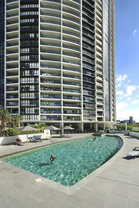 Sierra Grand Broadbeach - Sydney Tourism 3
