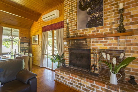Silky Oak Cottage - Sydney Tourism 3
