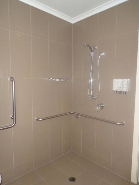 Smart Stayzzz Inns - Sydney Tourism 3