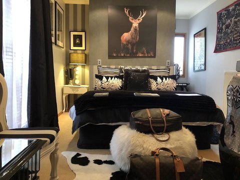 Snowmass Chalet - Sydney Tourism 0