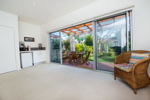 Soldiers Point Road, 214A - Sydney Tourism 2