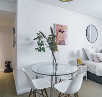 Spacious Apt V Stylish Furniture Pool GYM - Sydney Tourism