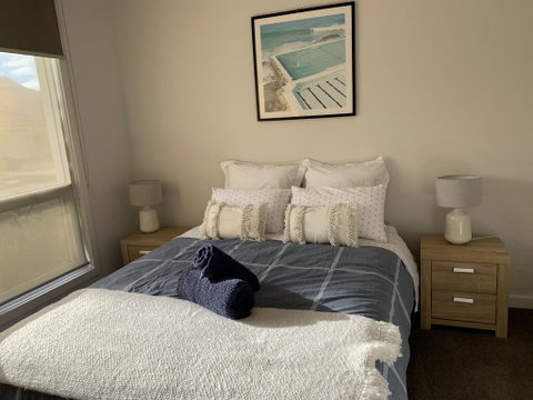 Spacious Rooms Home-Stay With Free Wifi - Sydney Tourism 3