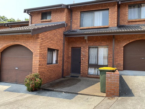 Spacious Townhouse In Wollongong - Sydney Tourism 3