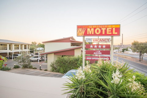 Spinifex Motel And Serviced Apartments - Sydney Tourism 3