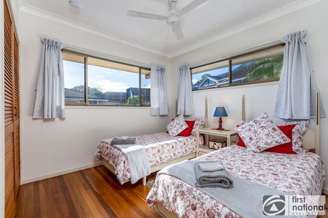 Spoil Yourself With The Perfect Position Of This First Floor Unit - Sydney Tourism 2