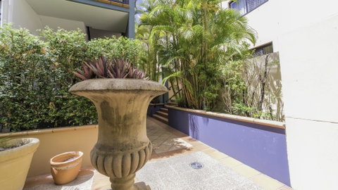 Spring Hill With Pool - Sydney Tourism 1