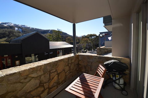 Squatters 1 - Sydney Tourism 2