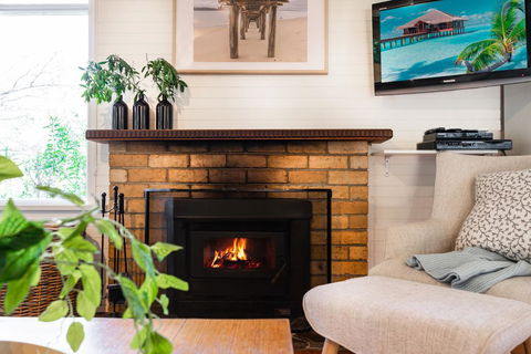St Ives Cottage - Sydney Tourism 0