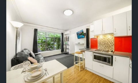 St Kilda All Inclusive - Sydney Tourism 0