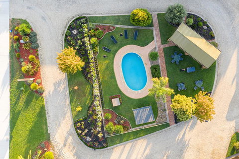 Statesman Motor Inn - Sydney Tourism 1