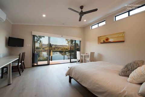 Still Earth - Sydney Tourism 0
