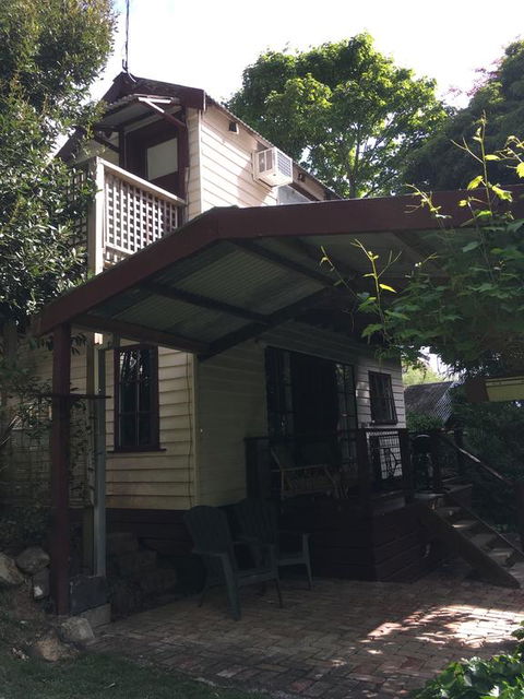 Stone's Throw Cottage Bed And Breakfast - Sydney Tourism 2