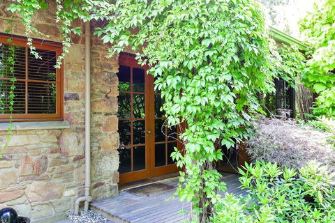 Stonehenge Retreat - Sydney Tourism 0