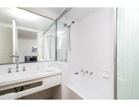 Striking And Super Convenient Studio With Balcony - Sydney Tourism 2
