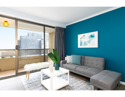 Striking And Super Convenient Studio With Balcony - Sydney Tourism 3