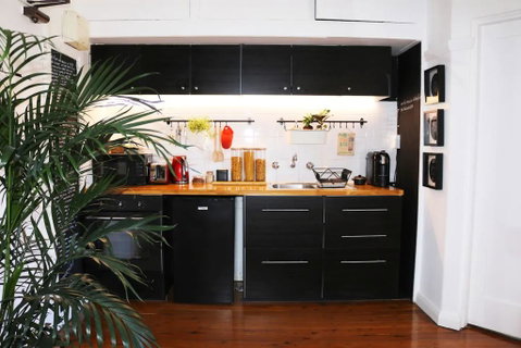 Studio Flat With Shared Rooftop Terrace - Sydney Tourism 1