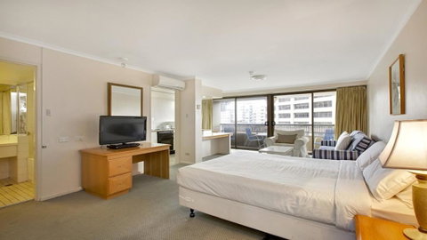 Studio With Balcony At College St - Sydney Tourism 2