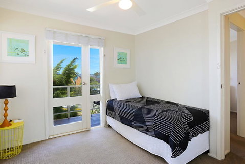 Stunning Home In Salamander Bay! - Sydney Tourism 3