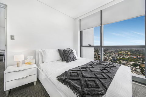 Stunning Views On The 41st Floor - Sydney Tourism 1