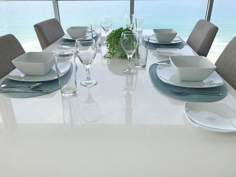 Stunning Views, Air On Broadbeach!Wine, Wifi, Parking - Sydney Tourism 3