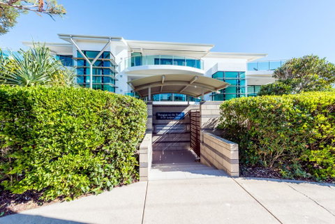 Stylish Beach Side Apartment - Unit 5 - 33 Lorikeet Drive - Sydney Tourism 2